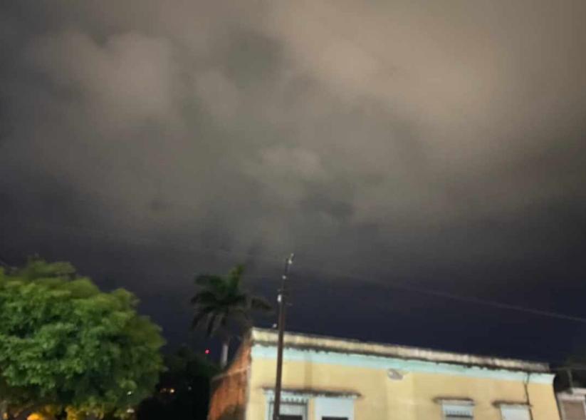 La noche de este viernes se presentaron lluvias en El Fuerte.