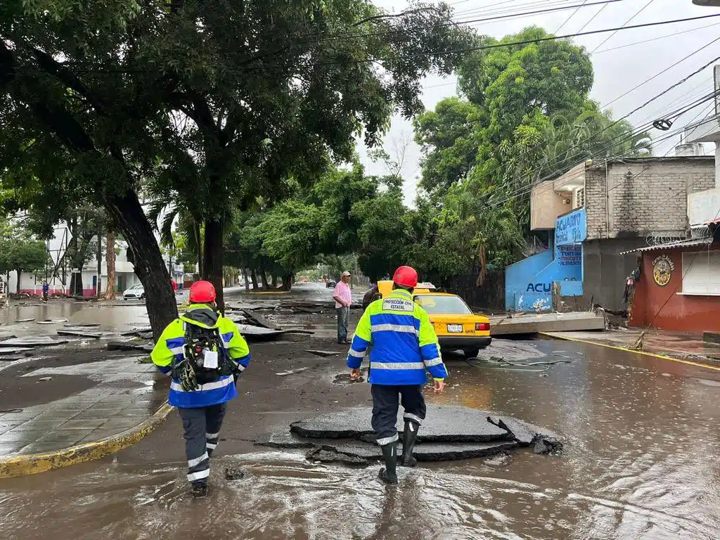 Inundaciones por fuertes lluvias en Colima
