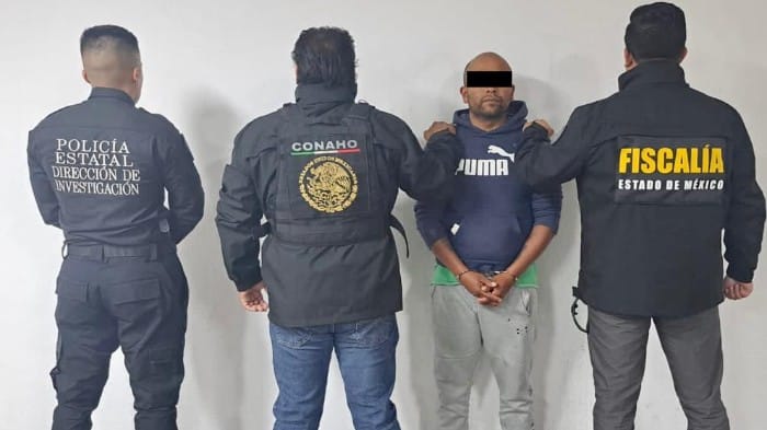 Hombre capturado por policias