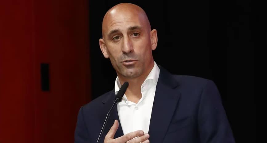 Luis Rubiales renuncia como presidente de la RFEF
