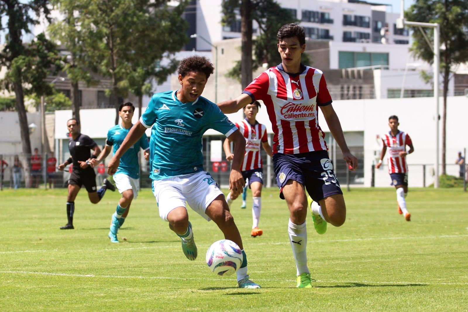 Partido de futbol de Mazatlán vs Chivas