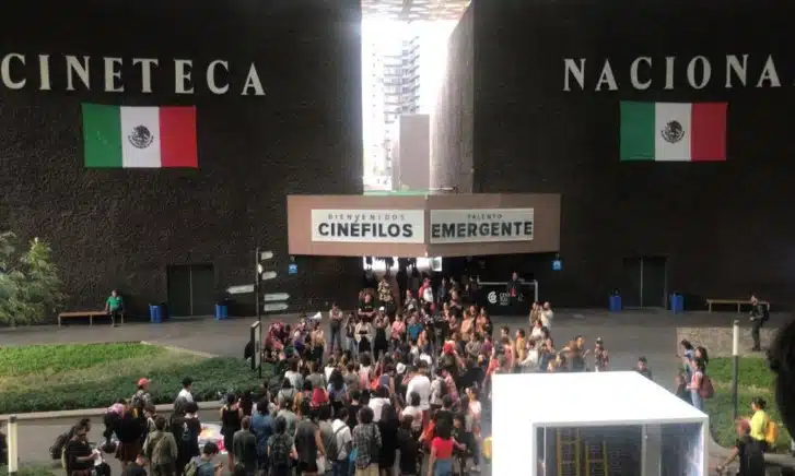 Se toman las instalaciones de la Cineteca Nacional tras actos transfóbicos