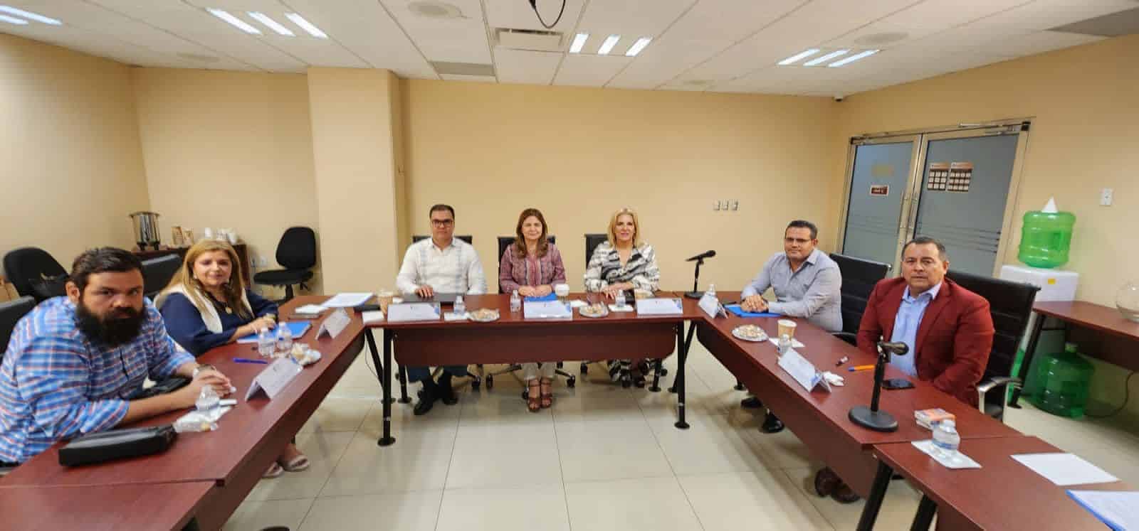 integrantes del órgano de gobierno otorgaron el voto a la hoy electa secretaria ejecutiva.