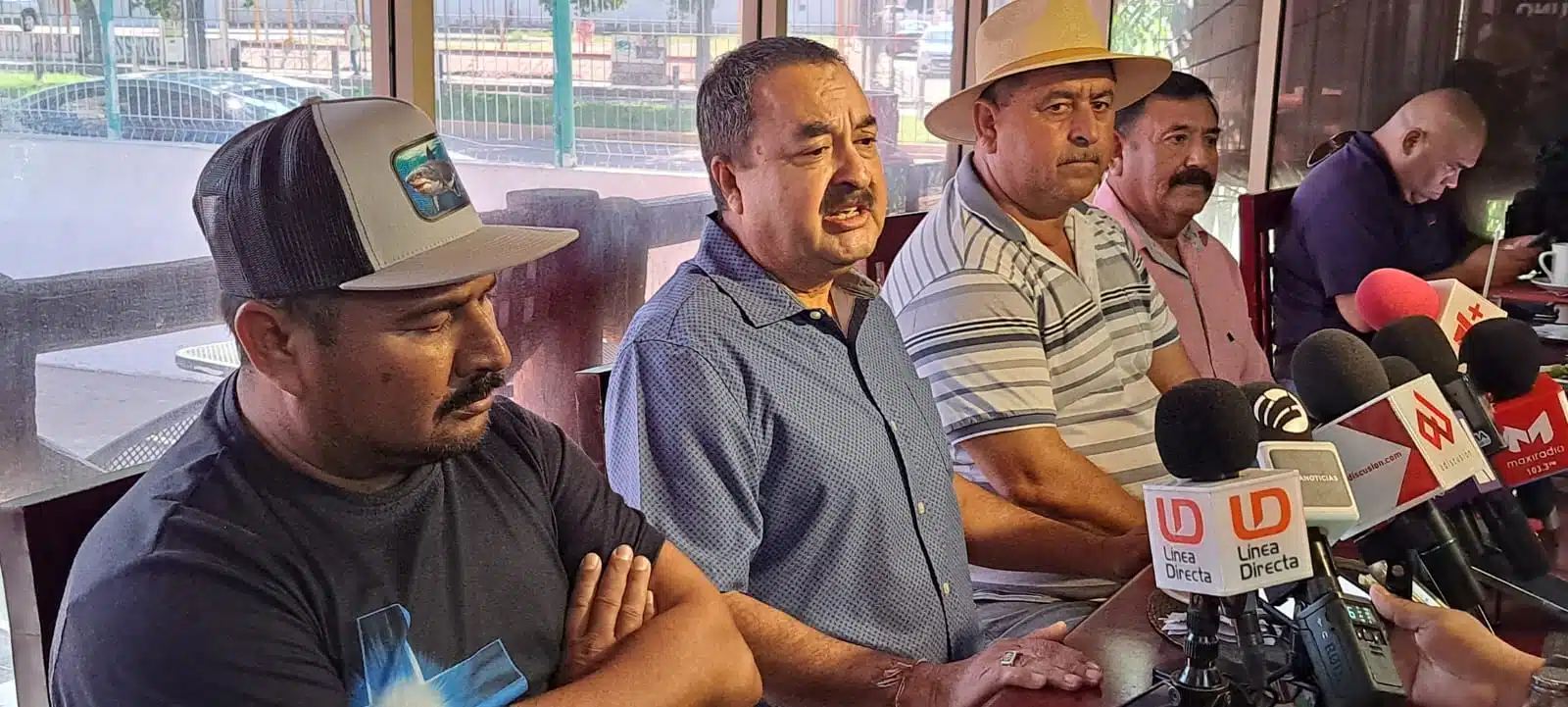 Pescadores de Sinaloa en conferencia