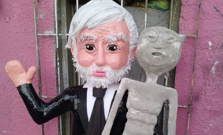 Crean piñata de Jaime Maussan