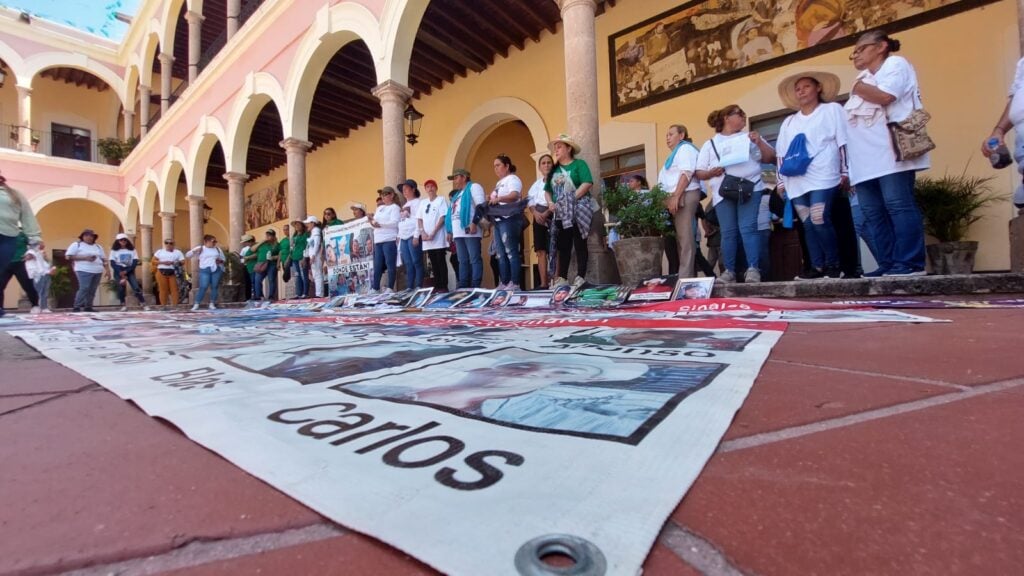 Rastreadoras marchan en El Fuerte