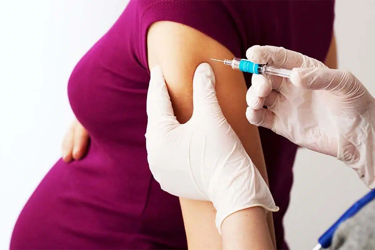 Recomienda OMS a grupos de riesgo vacunarse contra el COVID-19