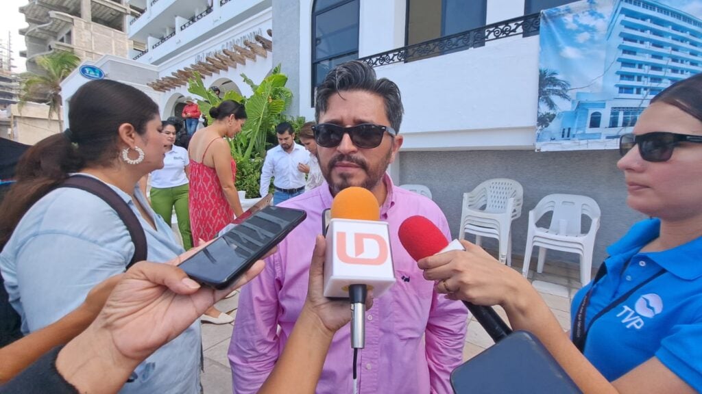 Rogelio Olivas Osuna, oficial mayor del Ayuntamiento en entrevista con prensa local
