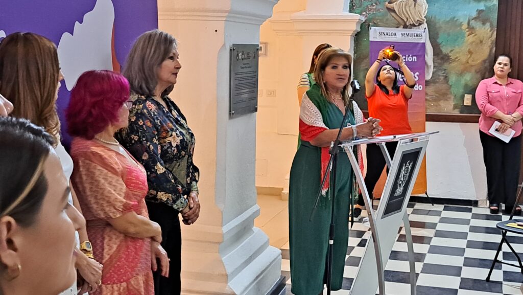 Teresa Guerra Ochoa presente en el evento Mujeres Transformando Sinaloa