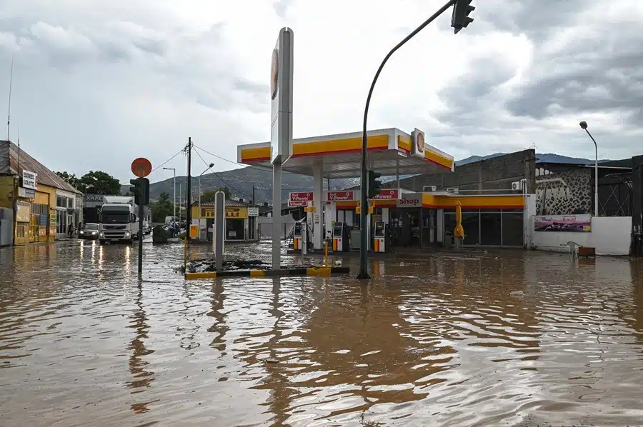 Tormenta Daniel inunda calles en Atenas; lo comparan con Venecia