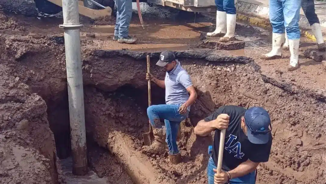 Trabajadores de la Jumapag en un pozo