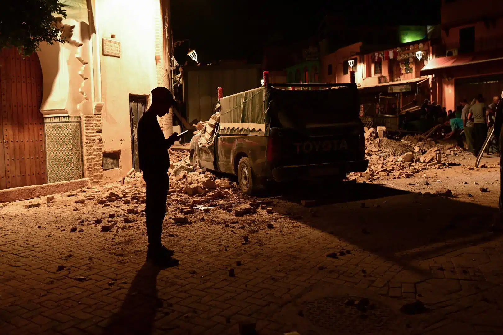 Van 115 muertos por sismo de magnitud 6.8 en Marruecos