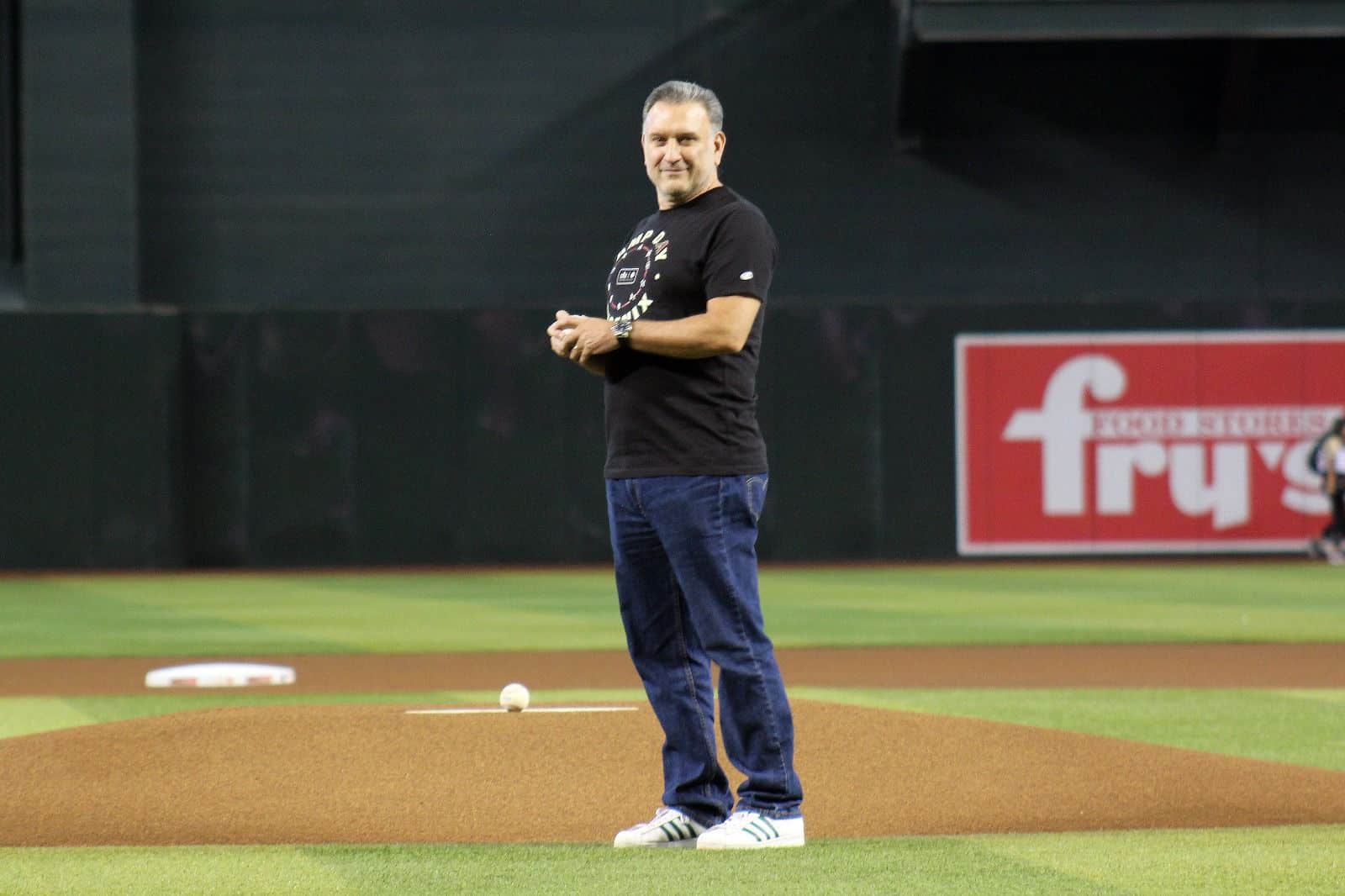El titular de la Liga Mexicana del Pacífico en la ceremonia en Chase Field