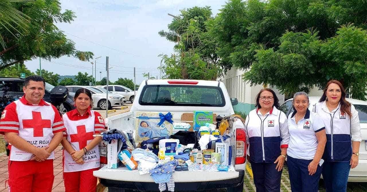 Paramédicos y Damas Voluntarias se unieron para apoyar al bebé