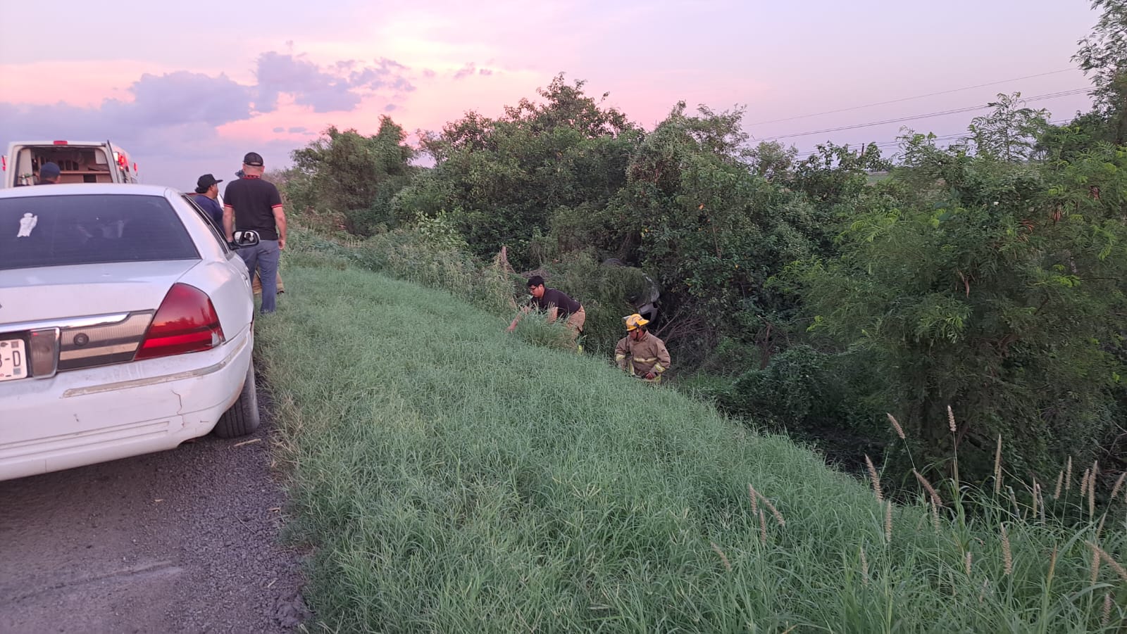 Salida de camino deja una persona fallecida por la carretera Internacional en Guasave
