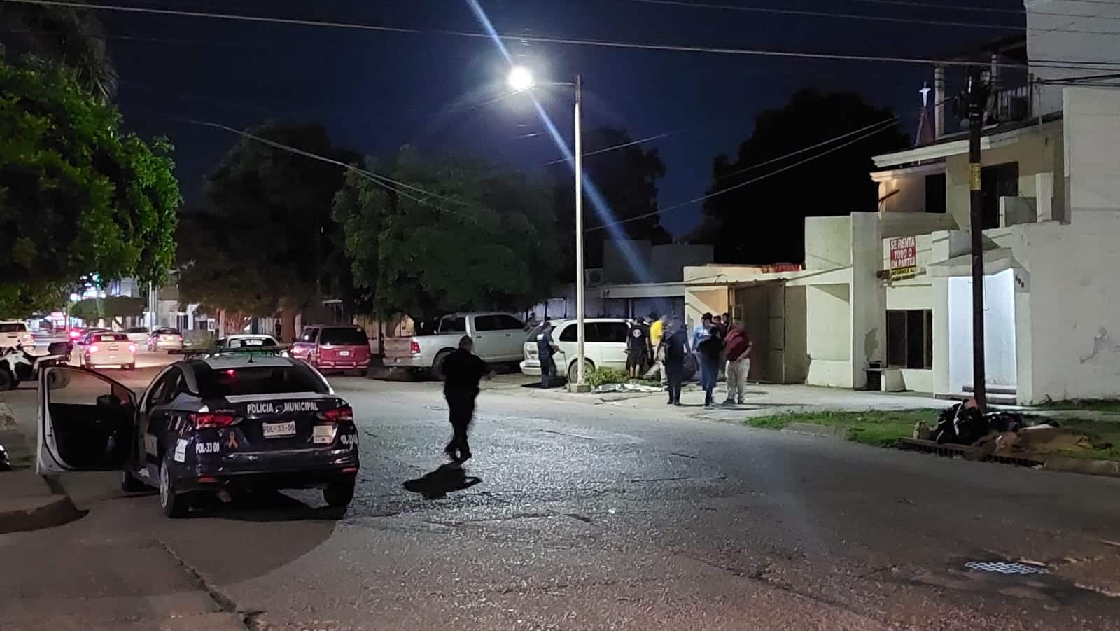 Socorristas y policía en un rescate