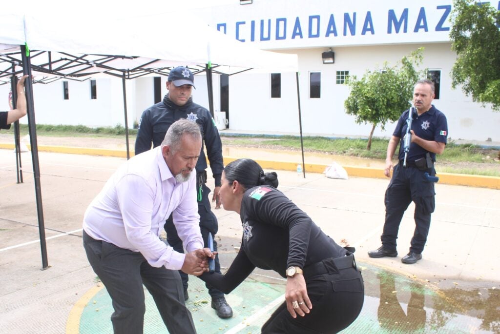 Capacitación a policías de Mazatlán