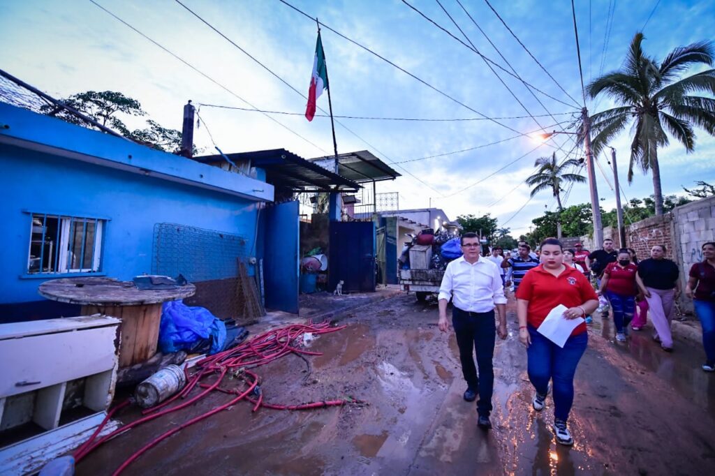 Llega la ayuda para damnificados por las lluvias en la Tercera Ampliación Urías de Mazatlán