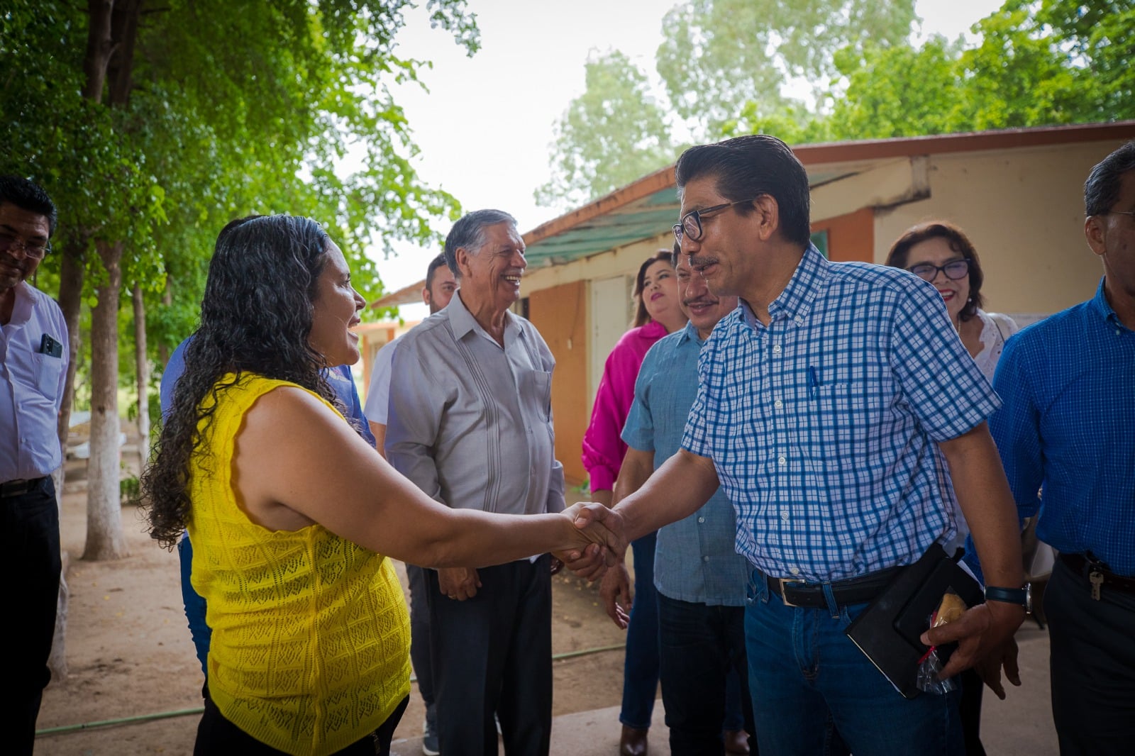 ¡Ya pueden prender los aires! Municipio resuelve problemas en primaria de Las Brisas