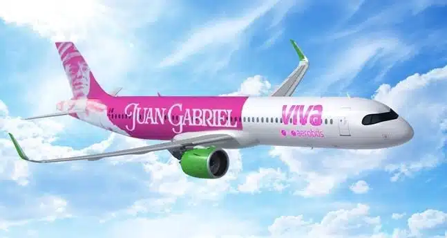 Avión inspirado en Juan Gabriel 