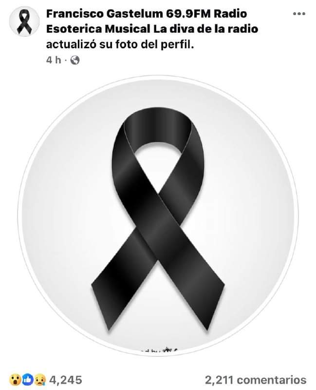 En sus redes sociales se publicó el moño de luto Foto: Facebook