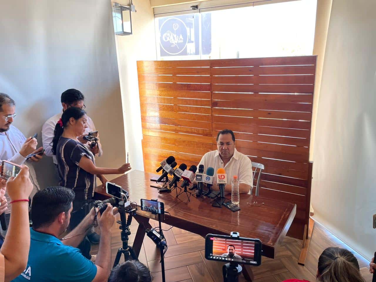 Fernando Pucheta en conferencia de prensa 
