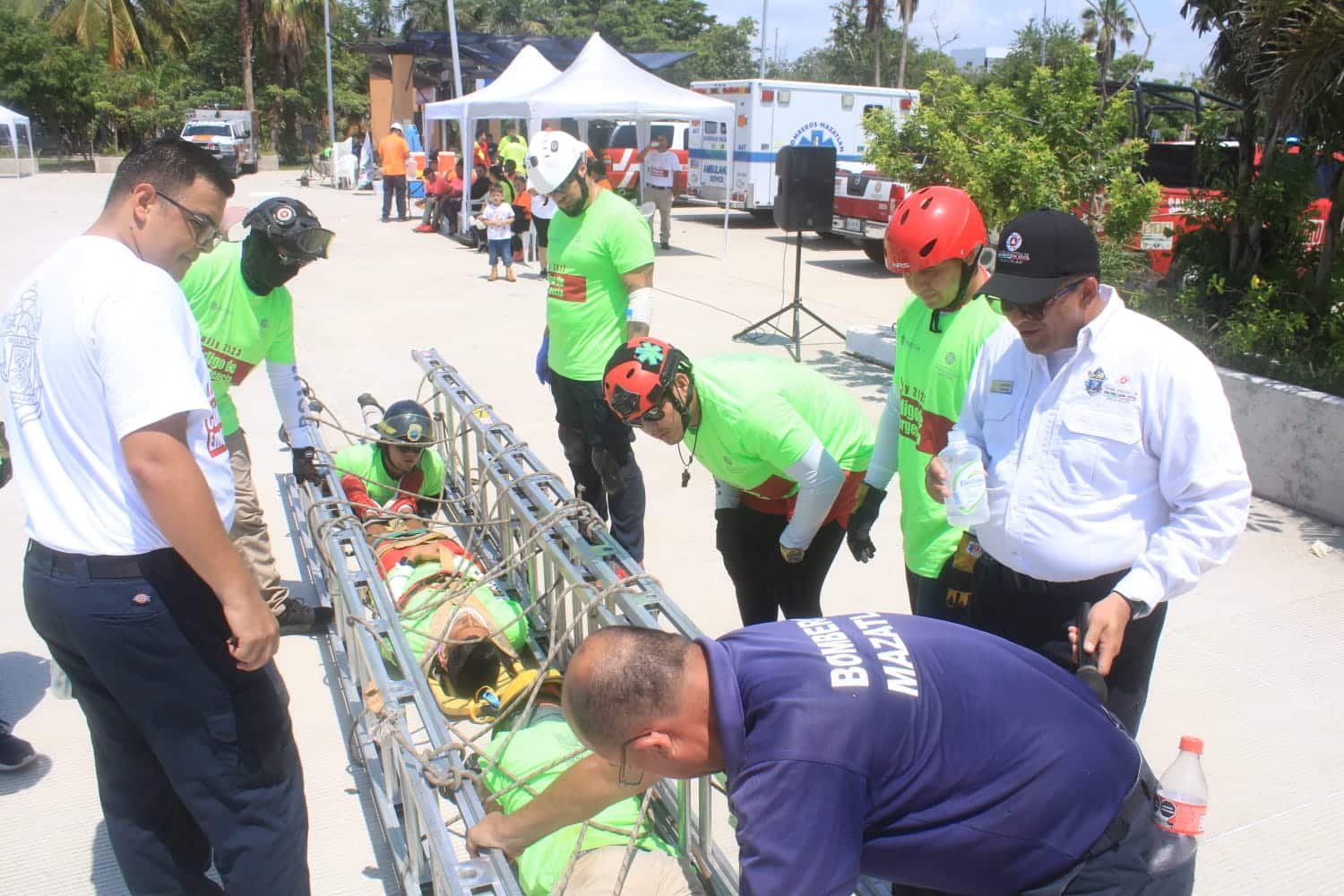 Cuerpos de auxilio y rescate se divierten y aprenden en rally Código de Emergencia en Mazatlán