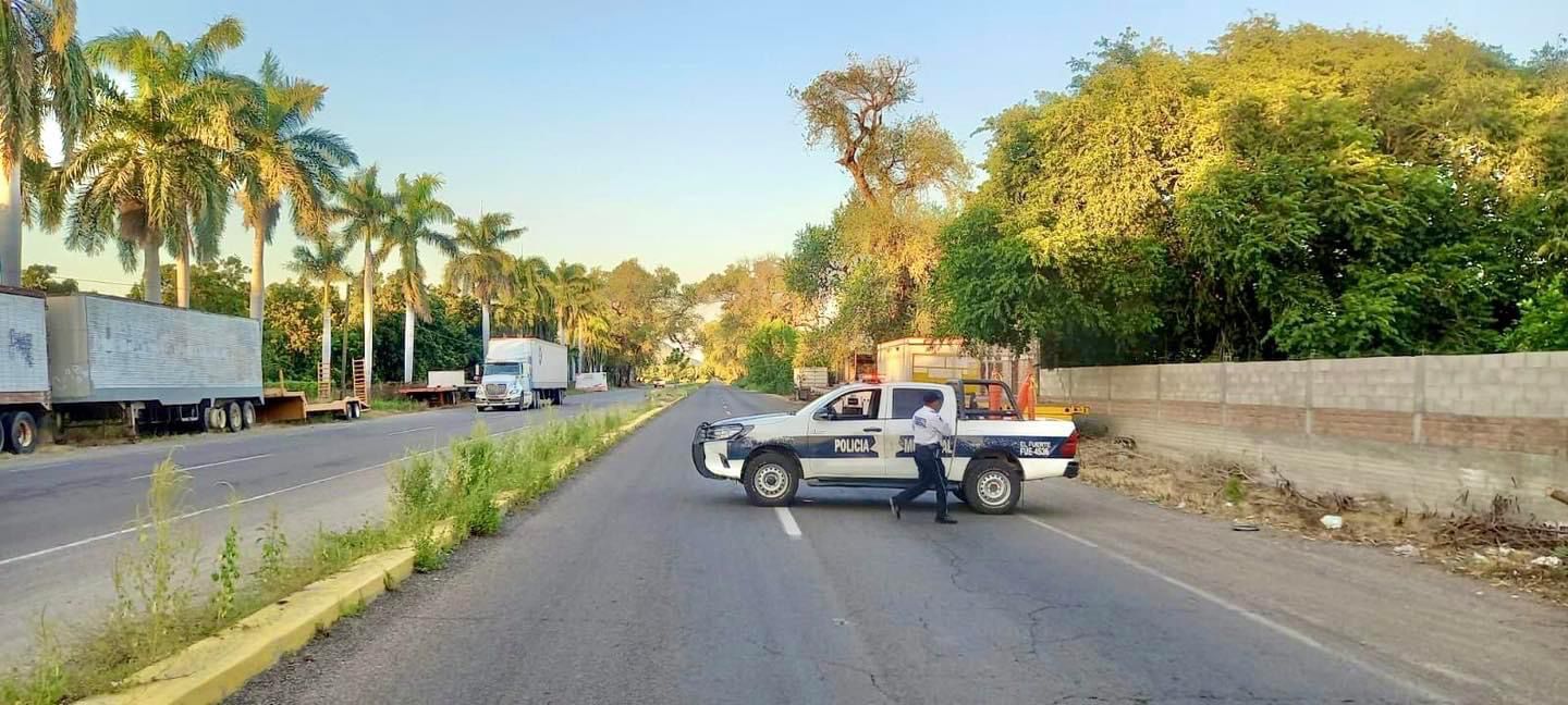 Cierre de carretera El Fuerte- Los Mochis