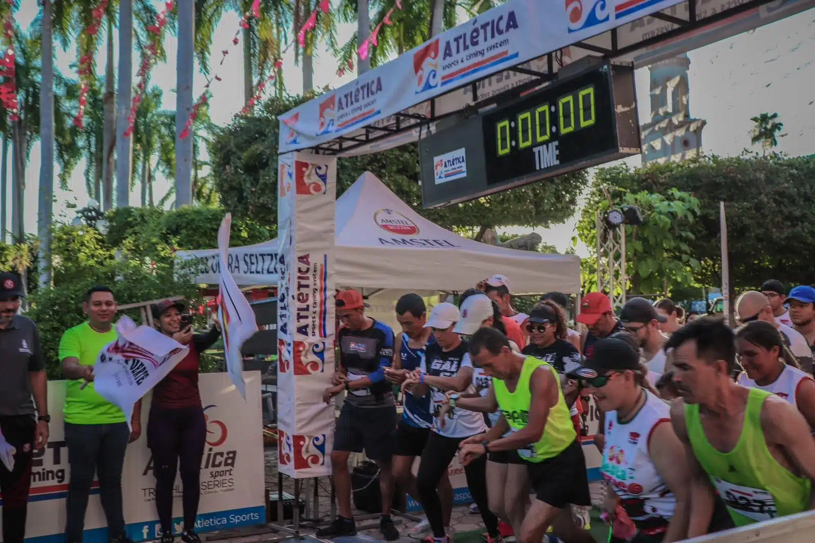 Atletas en una carrera en EL Fuerte