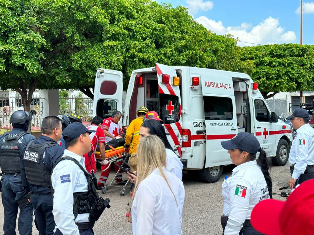 Los lesionados fueron llevados por paramédicos de Cruz Roja