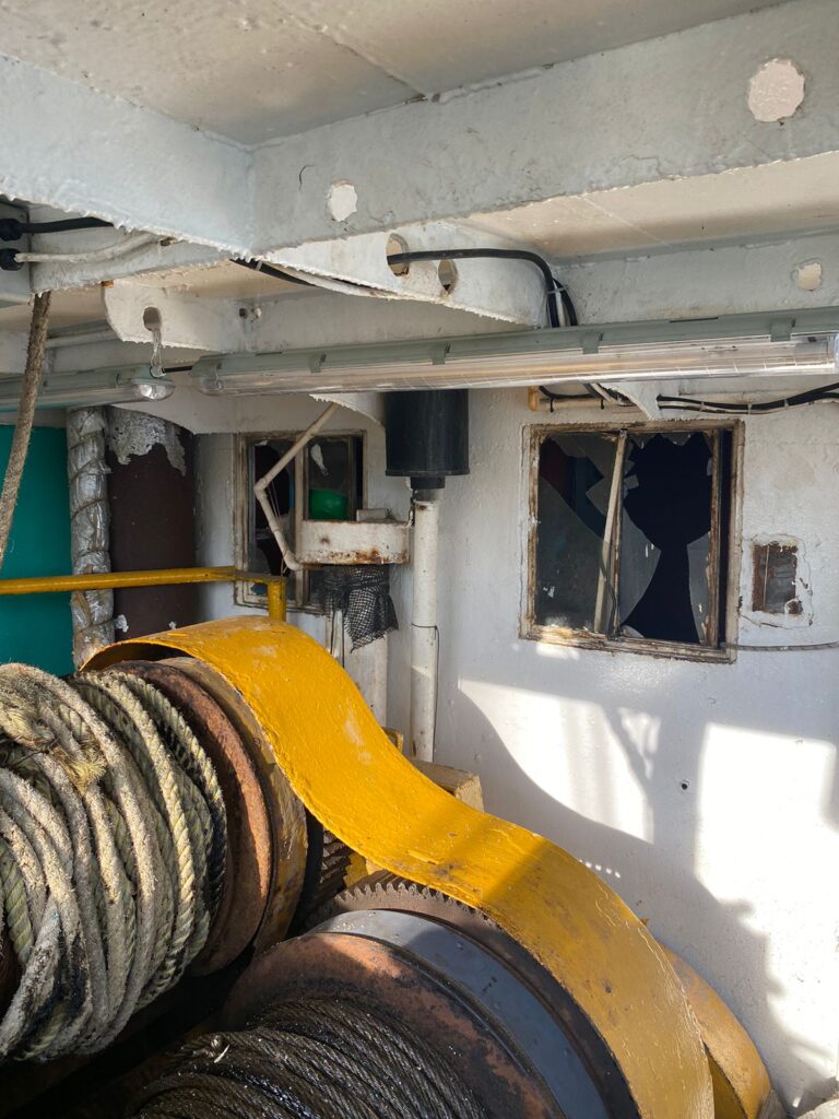 Explosión en barco camaronero