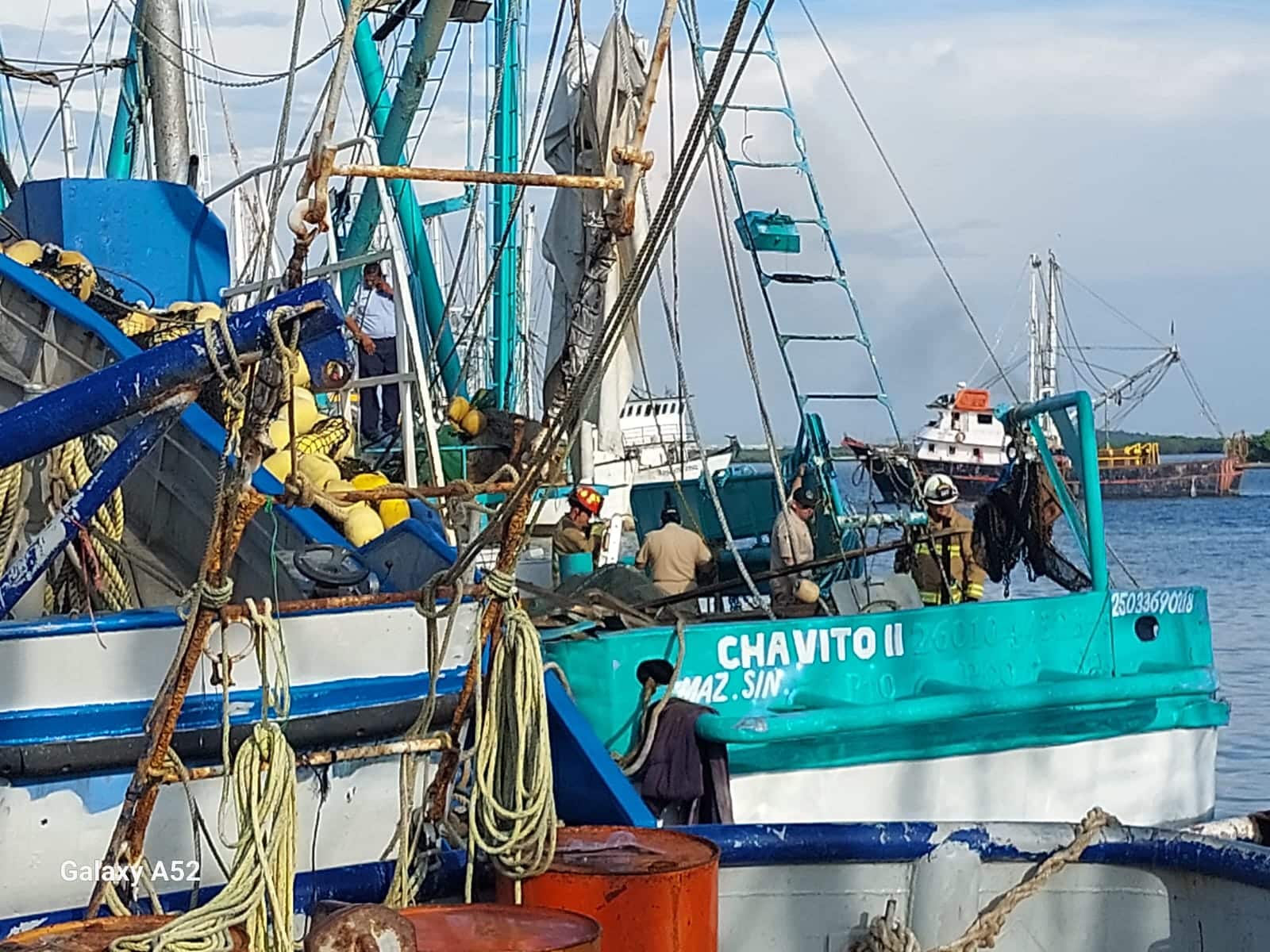 Explosión en barco camaronero
