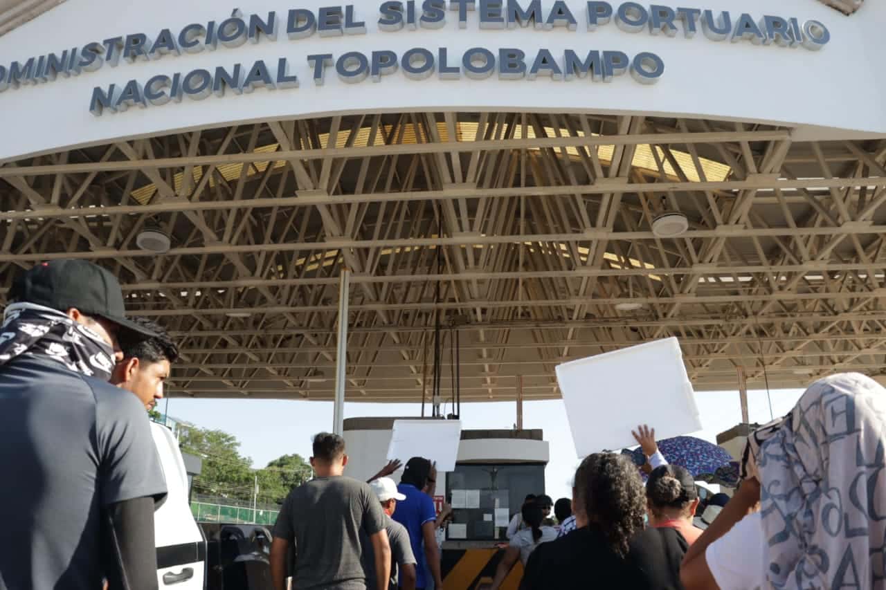 Manifestación por caso Natanael en Asipona de Topolobampo