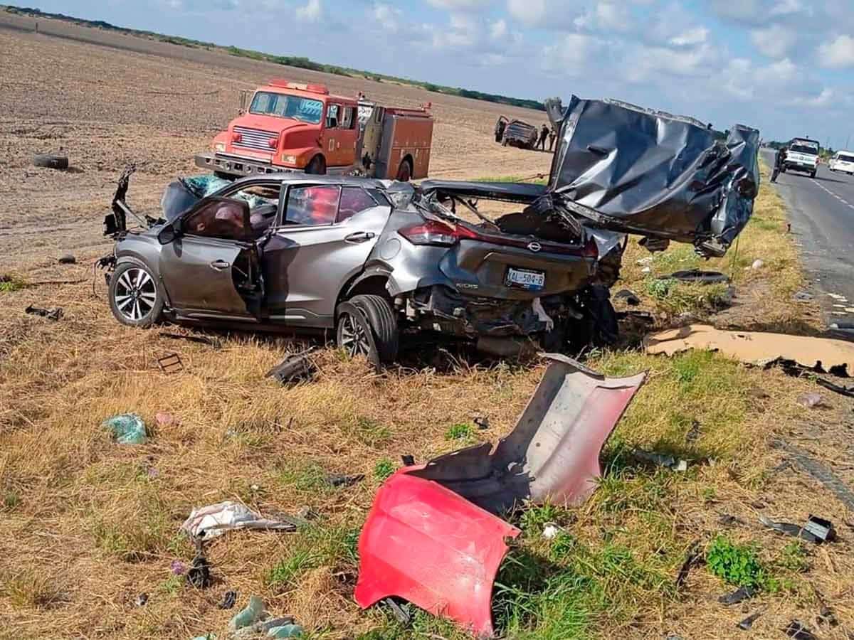 Camioneta donde venían familiares de exintegrante de La Academia