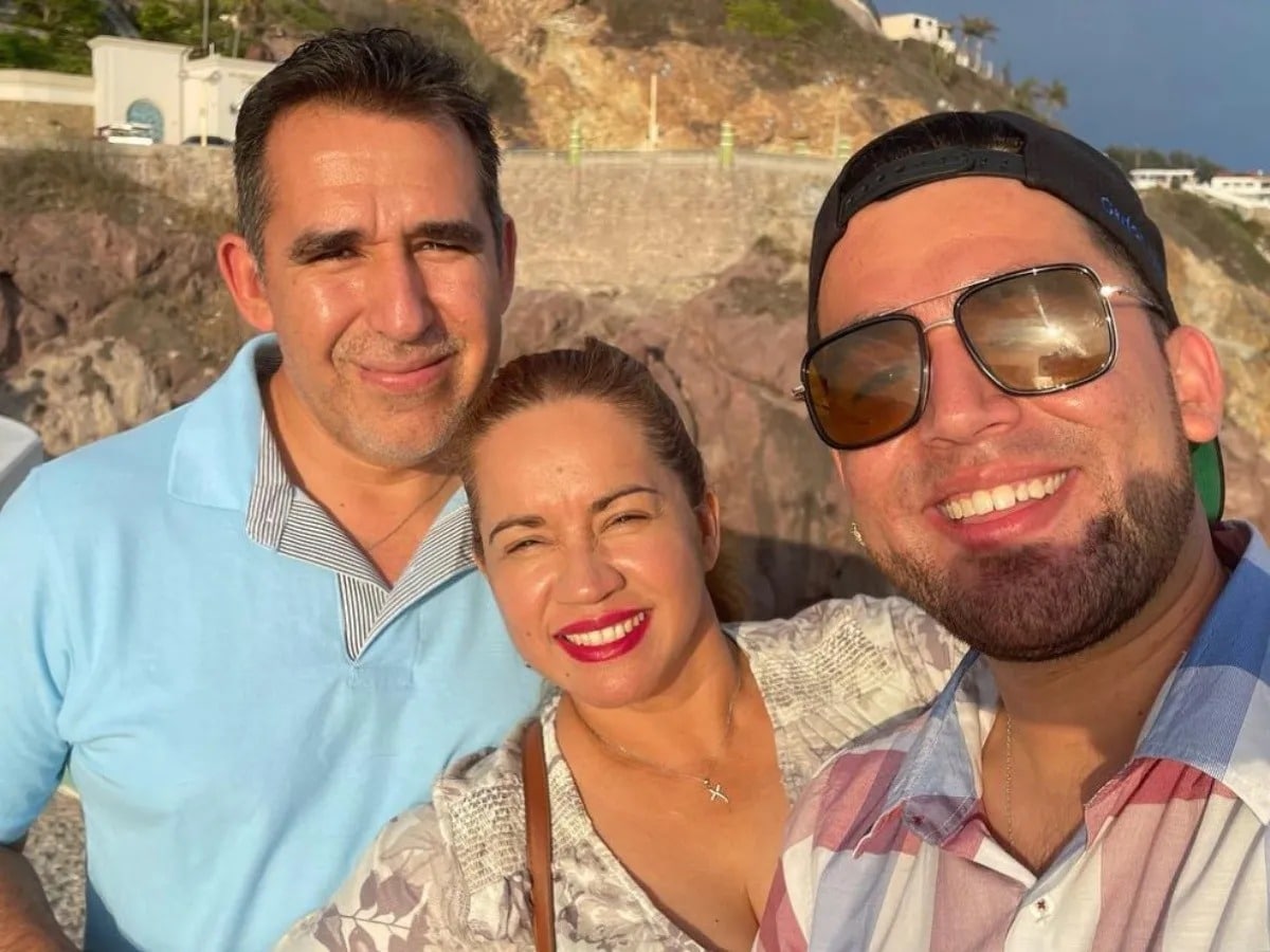 Charly Zúñiga con sus familiares 