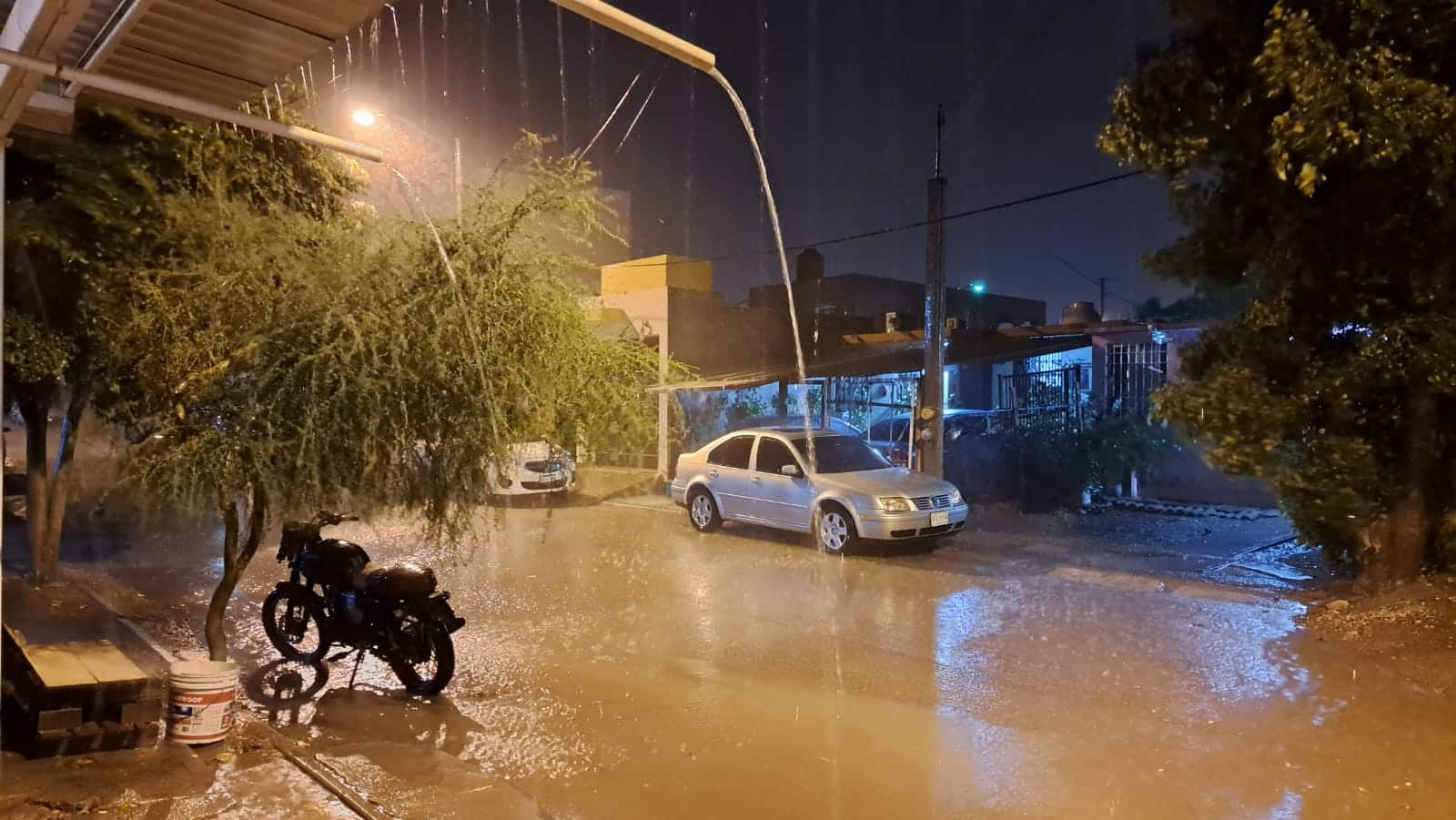 Lluvia en Guamúchil
