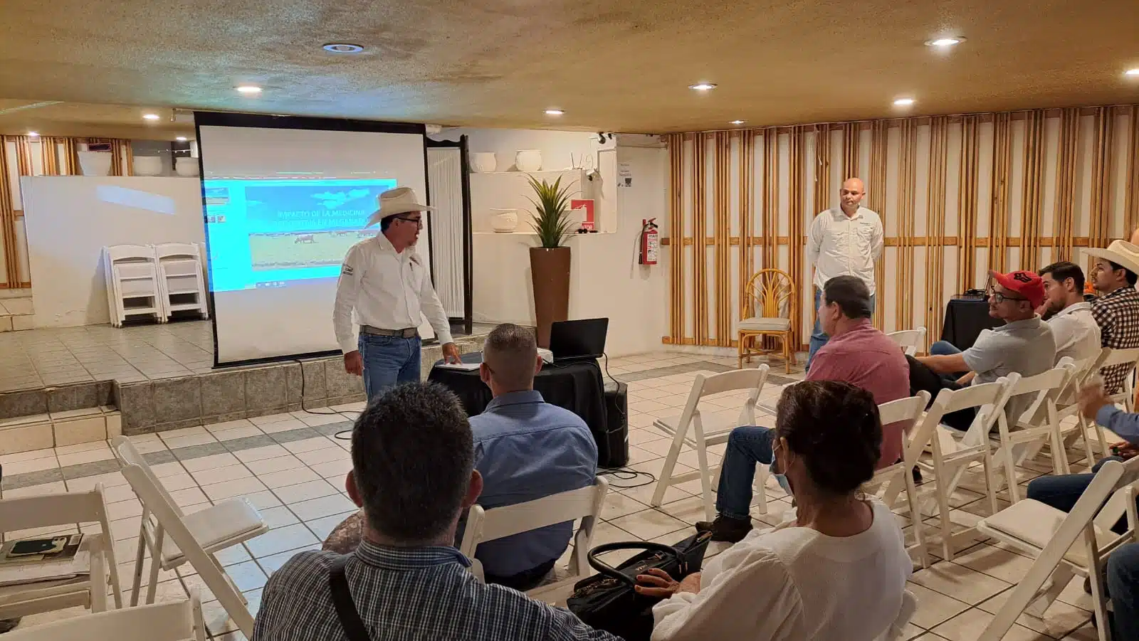 Con talleres y conferencias buscan propiciar una ganadería sustentable en Guasave