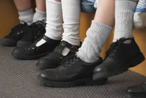 Zapatos negros escolares