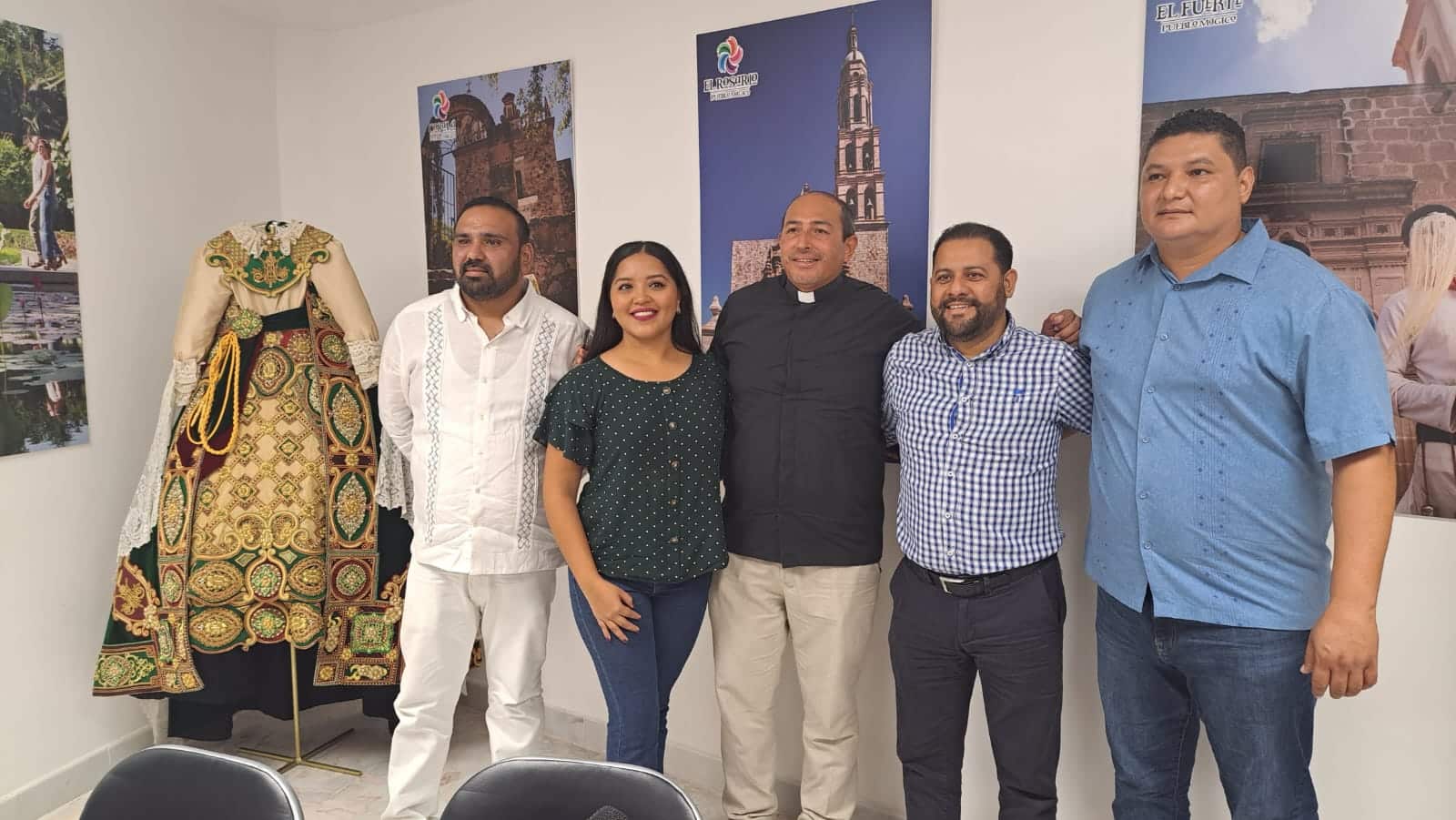 Organizadores de las tradicionales fiestas en honor a la Virgen del Rosario