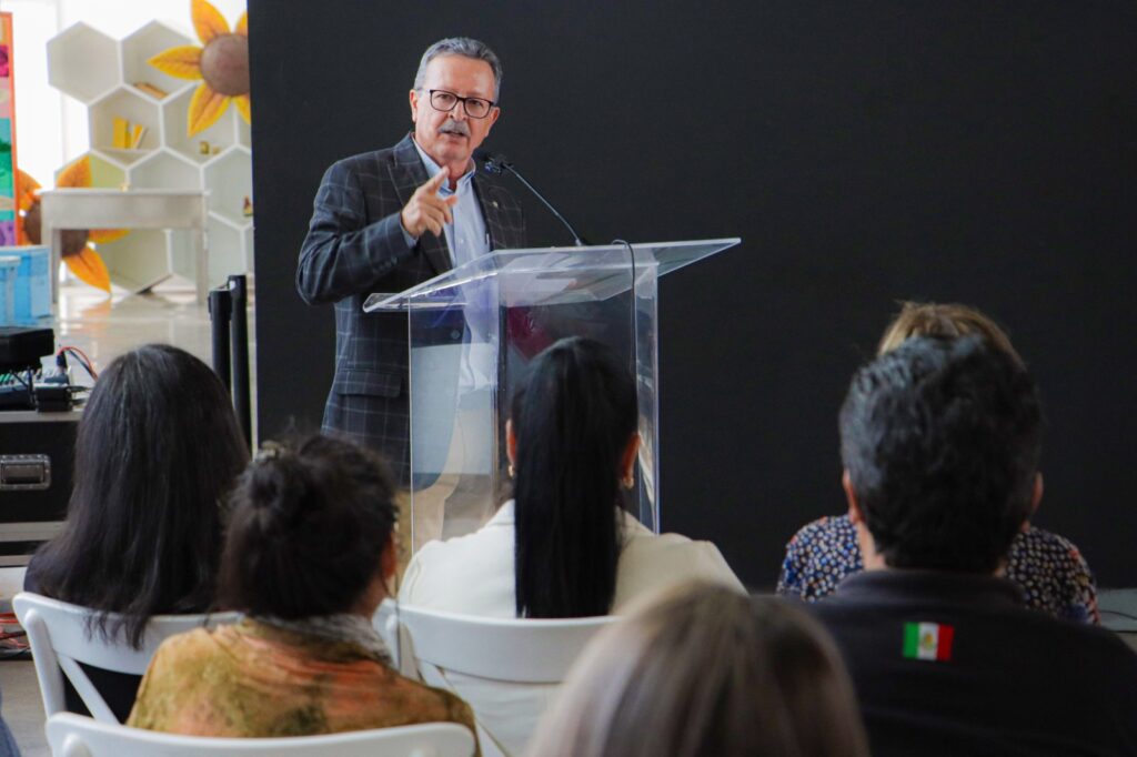 director de la Coordinación General para el Fomento a la Investigación Científica e Innovación del Estado de Sinaloa, Carlos Karam Quiñones.