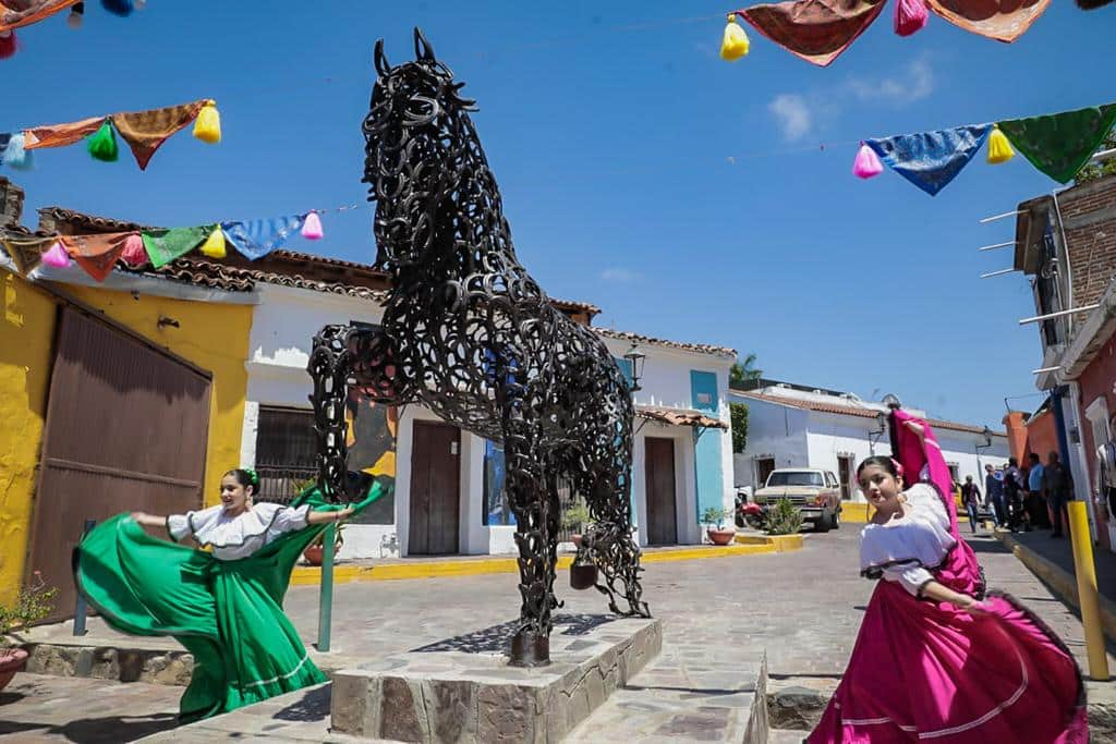 Escultura en el callejón Toptli