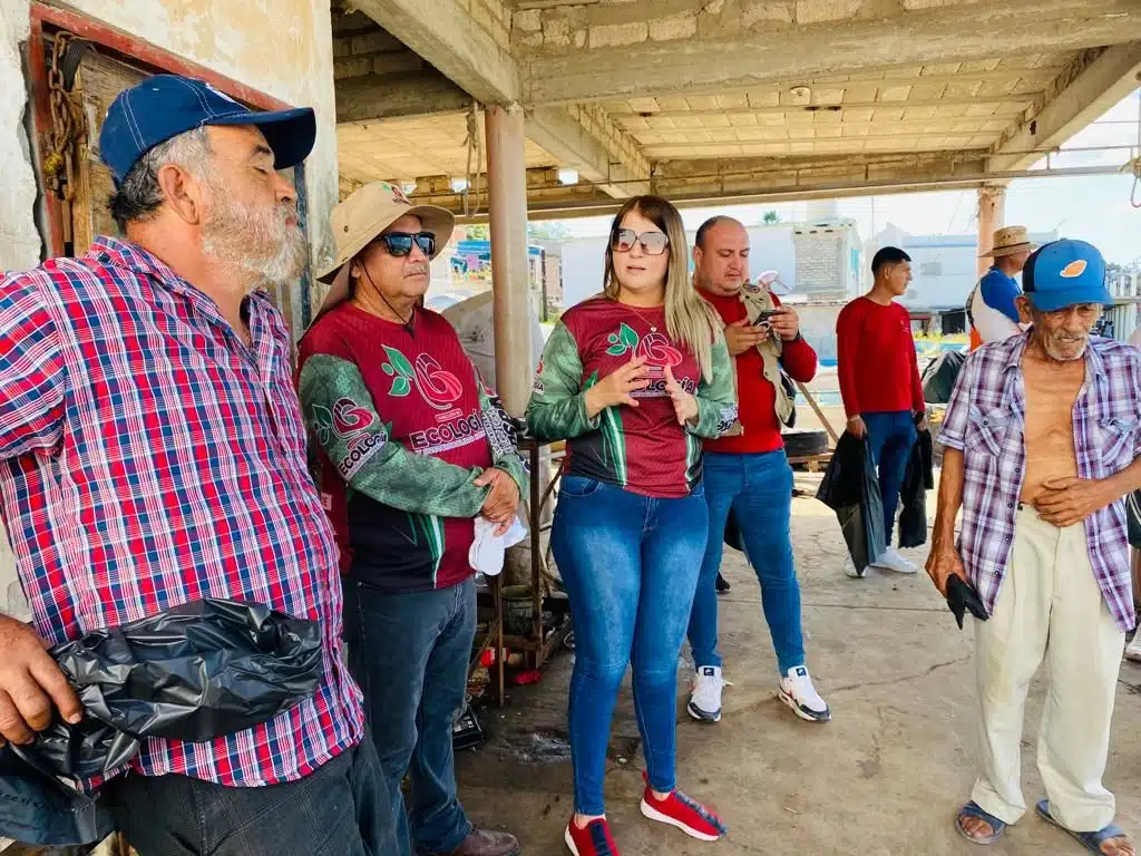 Llaman a pescadores a no tirar basura en el mar.