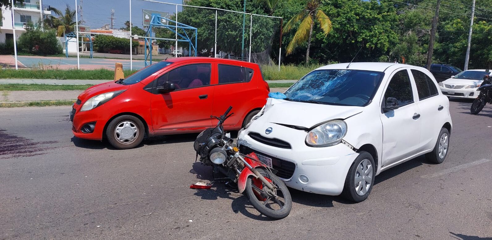 cristal delantero destrozado tras choque