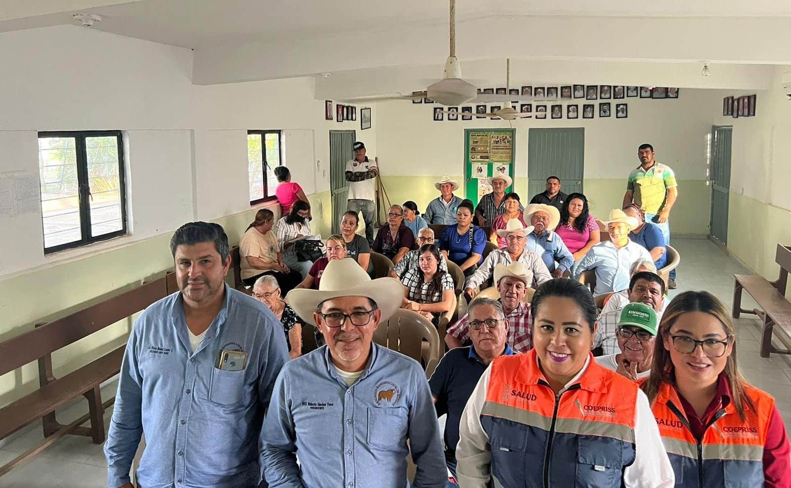 Productores de queso en la comunidad de San Fernando durante la capacitación de Coepriss
