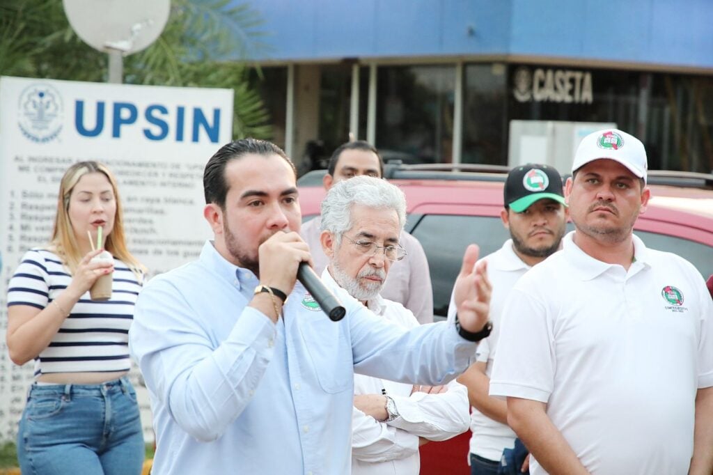 Michel Benítez Uriarte en las instalaciones de la Universidad Politécnica de Sinaloa (Upsin) Campus Mazatlán