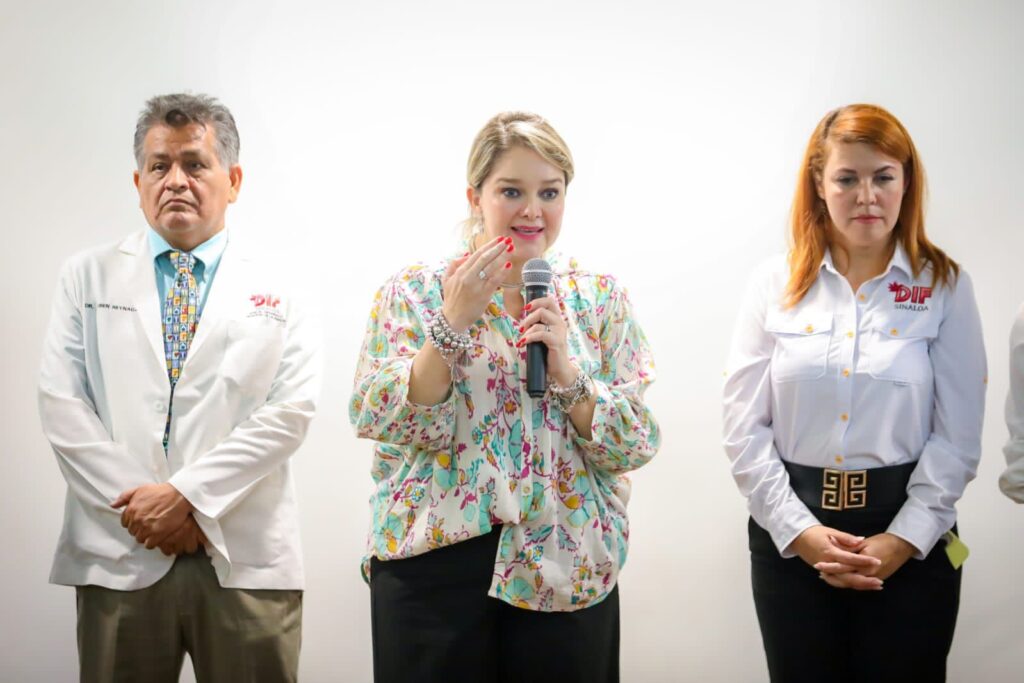 presidenta del Sistema DIF Sinaloa, Eneyda Rocha Ruiz, entregó aparatos funcionales a Dif Municipales.