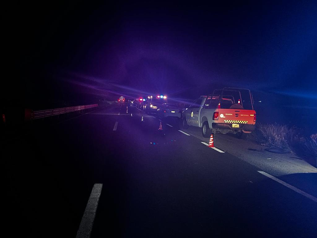 Policías en área donde hay un Asesinado a balazos