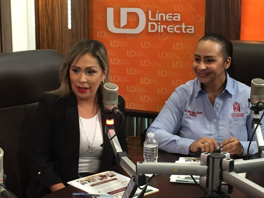 Elda Amor López Cárdenas y Aline Guerra García, siendo entrevistadas