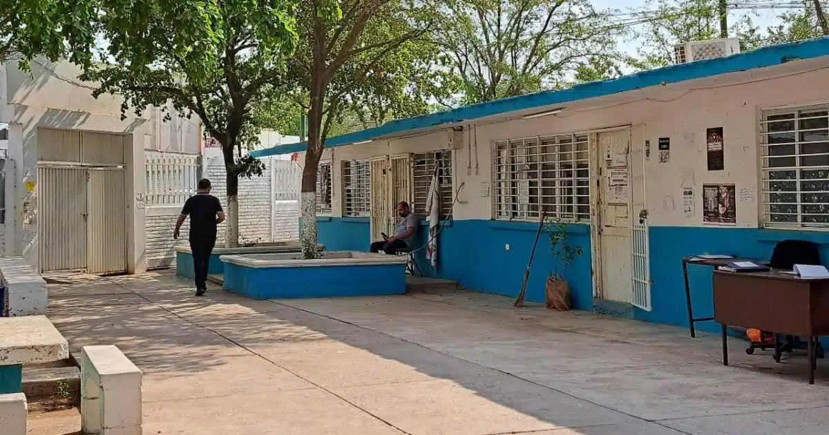 instalaciones de escuela de Sinaloa