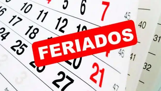 Calendario encima palabra 